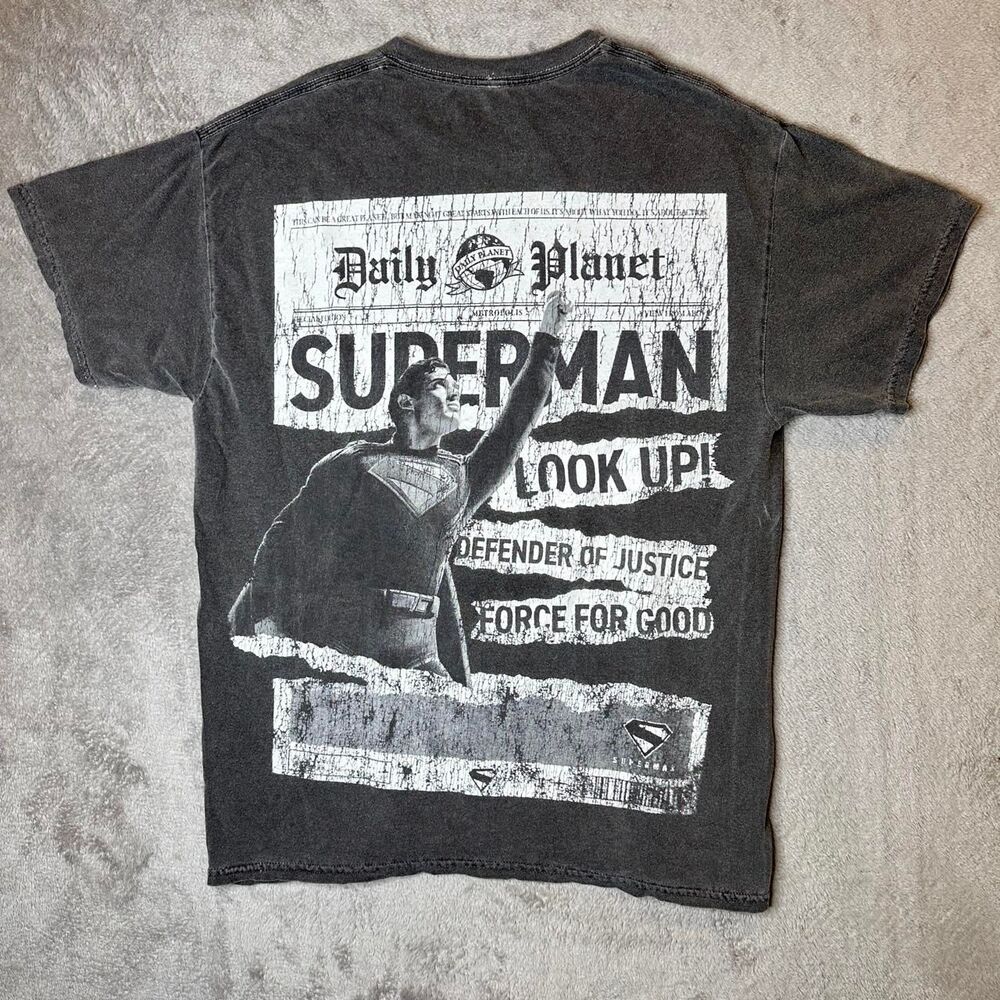 Clean CVLAxDC Superman Defender of Justice Daily Planet Collab Shirt Size L Mens